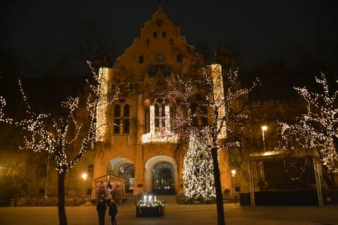 advent, kecskemét, Városháza, adventi koszorú