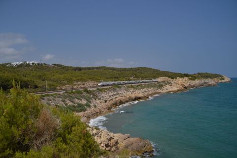 RENFE 130 sorozat, talgo, nagysebességű vonat, mediterrán korridor Vilanova i la Geltrú