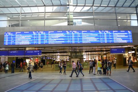 Bécsi főpályaudvar, Wien hauptbahnhof