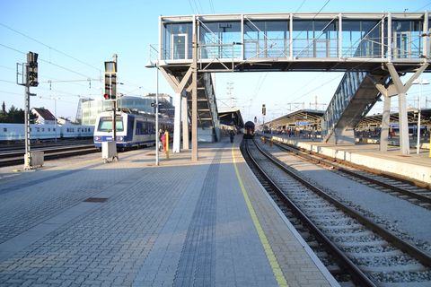 Bécsújhely állomás, wiener neustadt hauptbahnhof