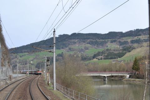  Ausztria, salzburg, salzburg-tiroler-vasútvonal, vonatkereszt