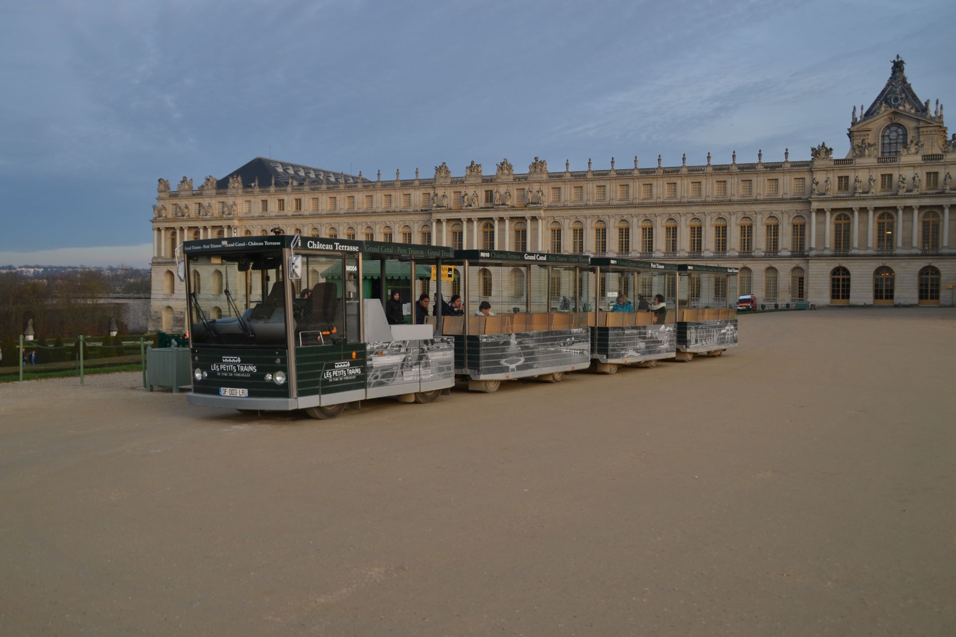 Versailles-i kastély, közúti vonat