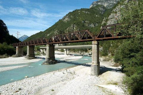 Olaszország, pontebbana, régi híd