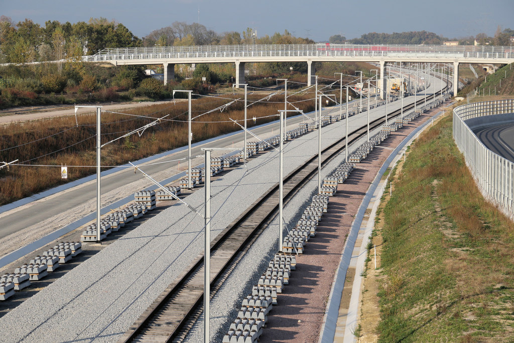 la-sncf-devoile-les-dessertes-du-tgv-atlantique-2017_width1024.jpg