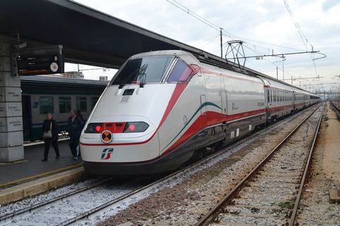Velence állomás, venezia santa lucia, olaszország, vonat