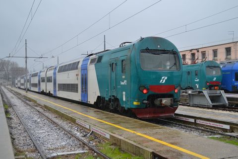 Velence állomás, venezia santa lucia, olaszország, vonat