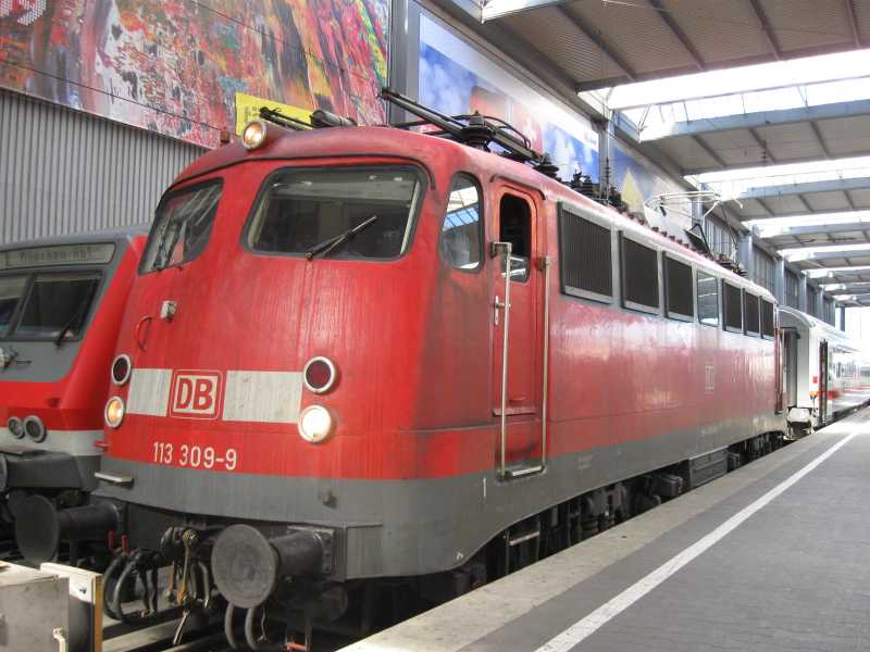 Bügelfalte, Élére vasalt,DB E10 sorozat, münchen hauptbahnhof