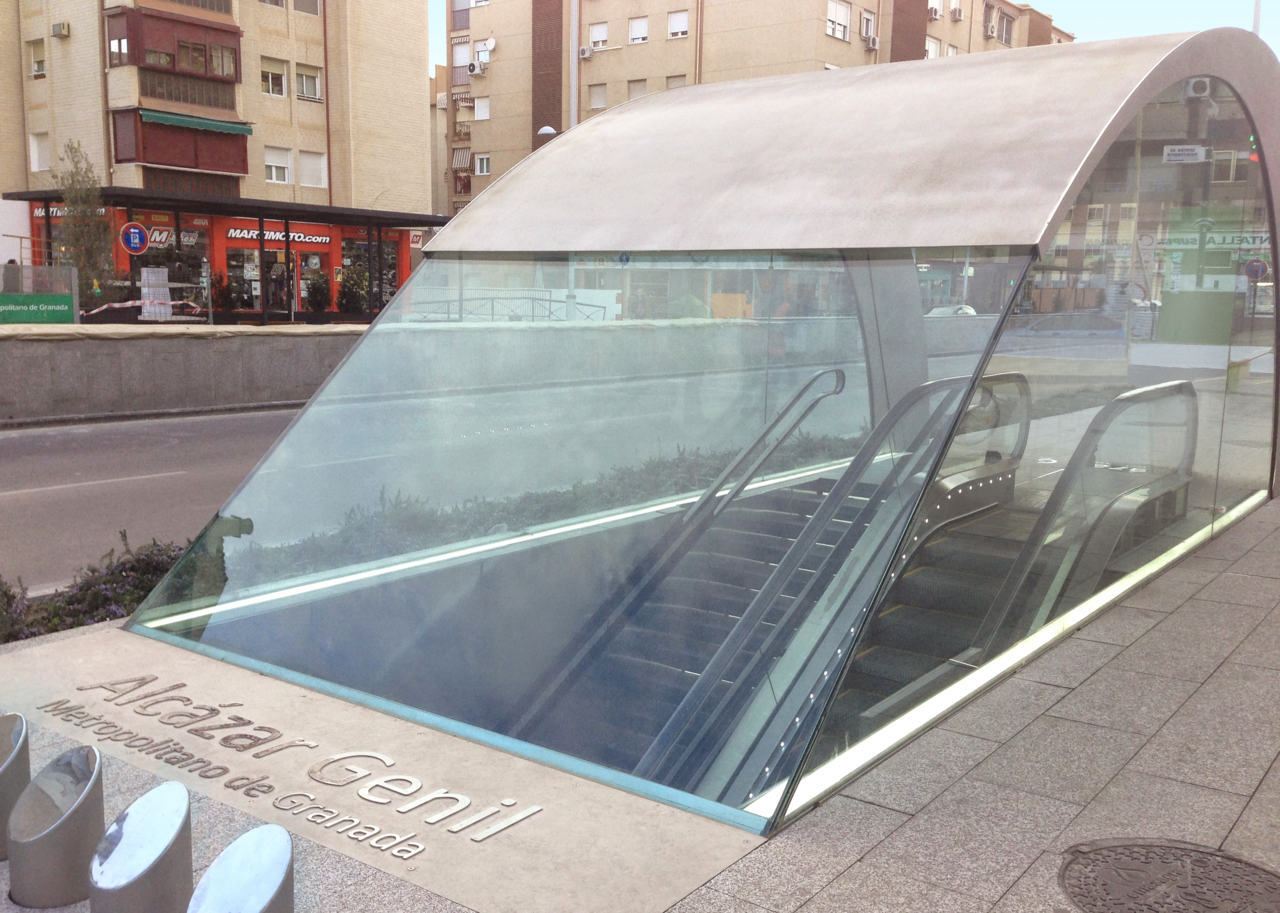 estacion alcazar genil metro de granada, Metropolitano de Granada