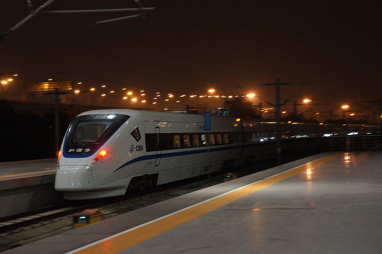 shanghai hongqiao station, Sanghaj Hungcsiao pályaudvar, CRH1, Kína, nagysebességű vonat, éjszakai vonat, hálóvonat