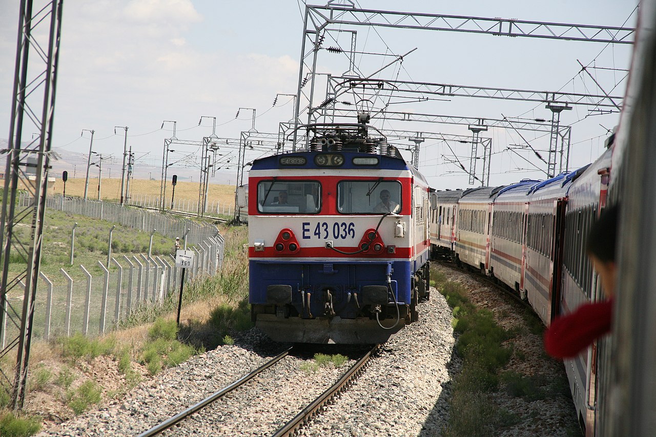 e43036_ankara-istanbul_ankara_province_2006.jpg