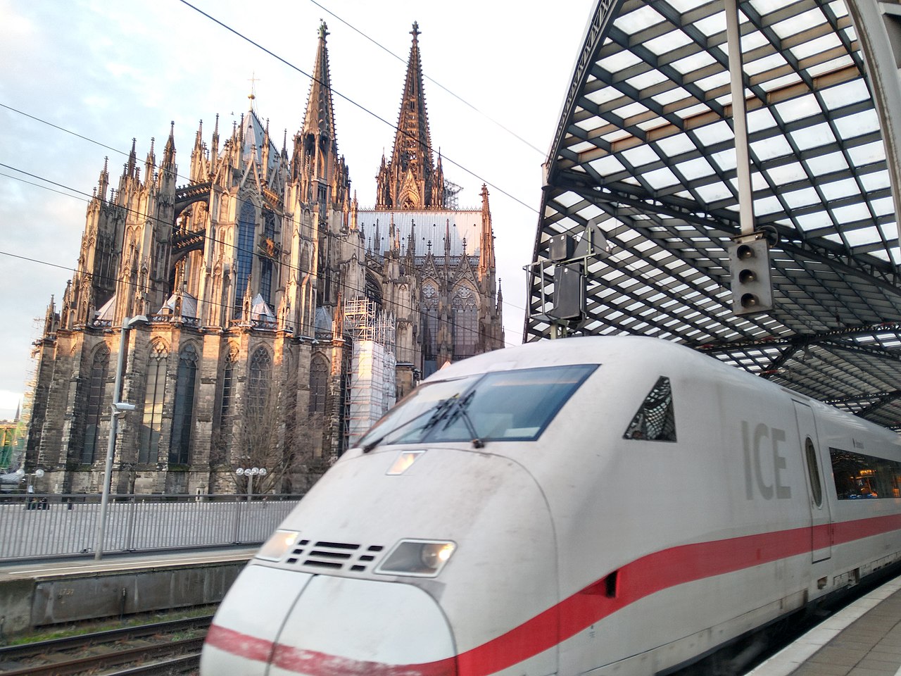 koln_hauptbahnhof_foto_nuran_atis.jpg