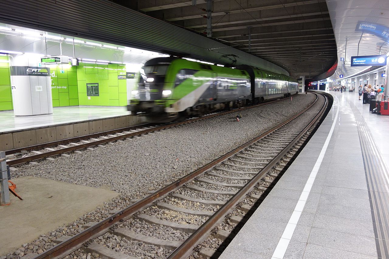 cat_bahnhof_flughafen_wien.jpg