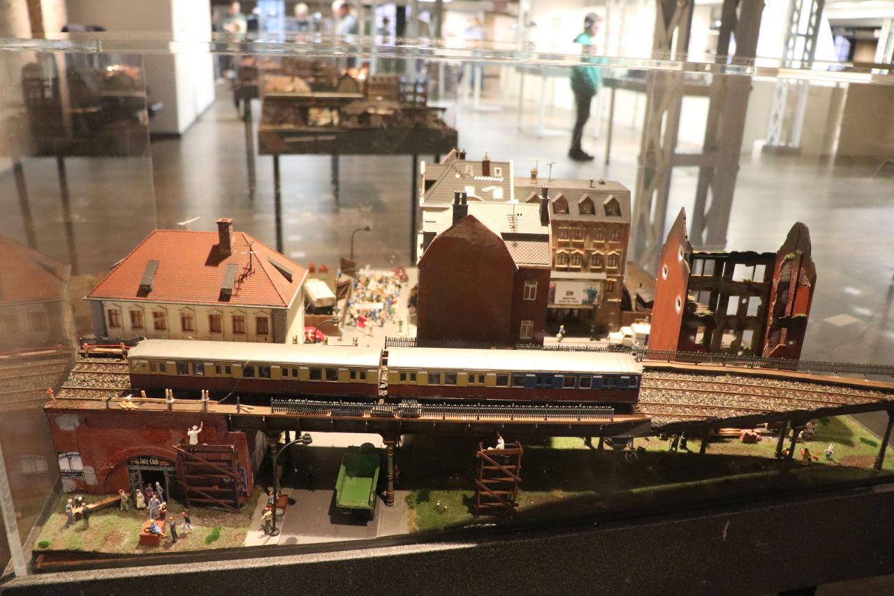 miniatur wunderland, berlini fal, hamburg, dioráma, h0, 1:87