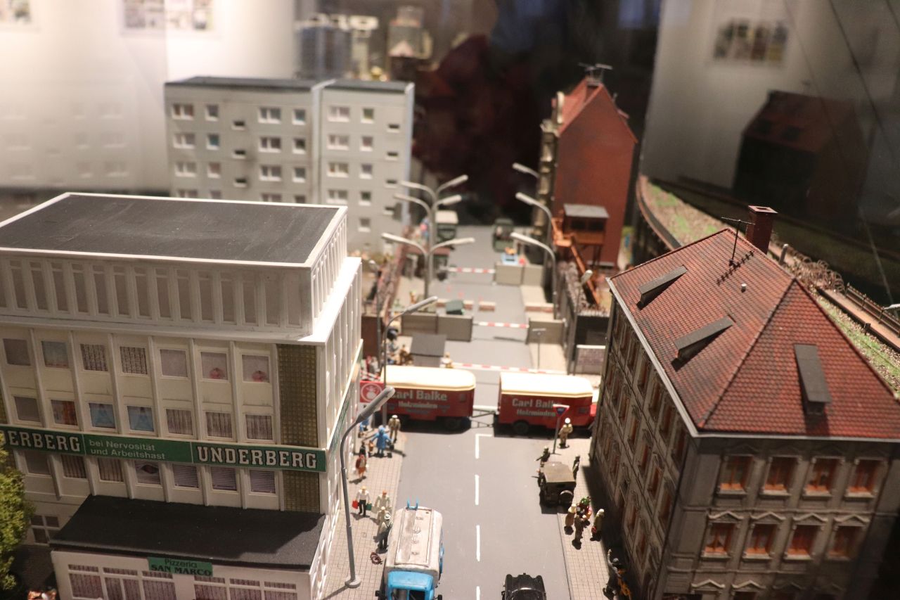 miniatur wunderland, berlini fal, hamburg, dioráma, h0, 1:87