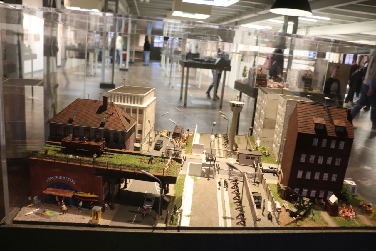 miniatur wunderland, berlini fal, hamburg, dioráma, h0, 1:87