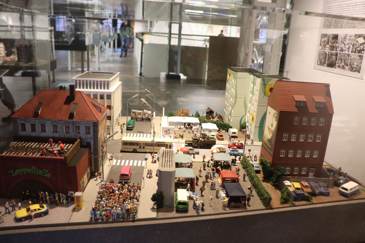 miniatur wunderland, berlini fal, hamburg, dioráma, h0, 1:87