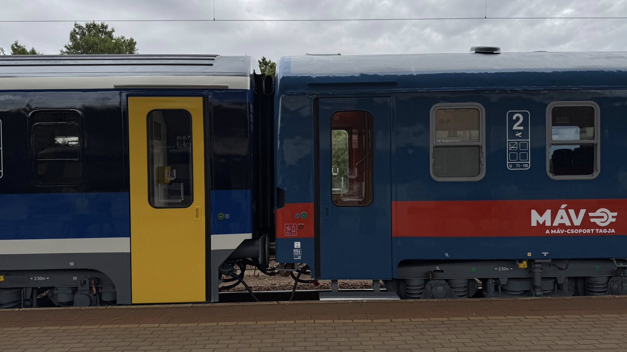 máv posta bhv, új színterv, sárga ajtó, 2025