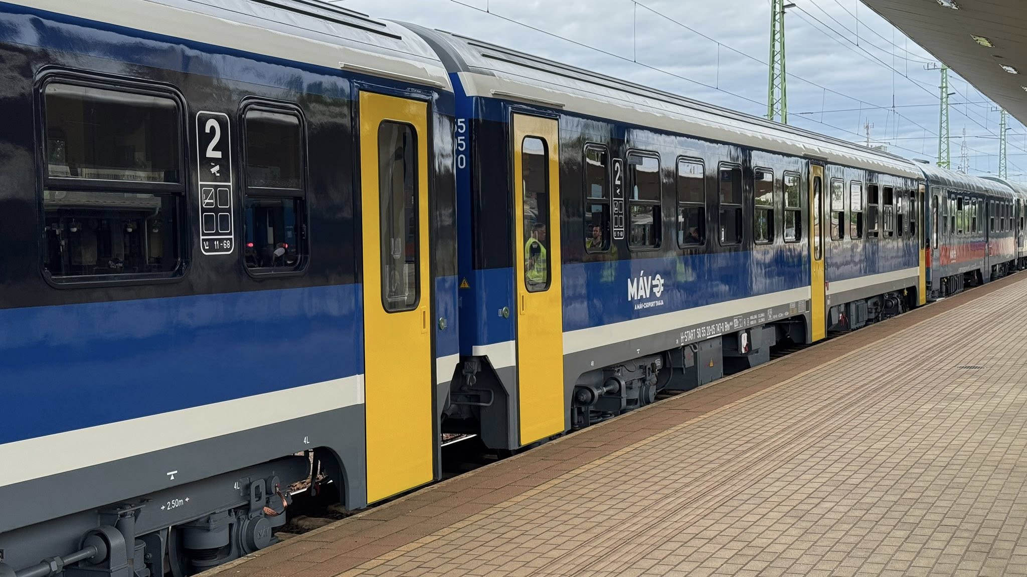 máv posta bhv, új színterv, sárga ajtó, 2025