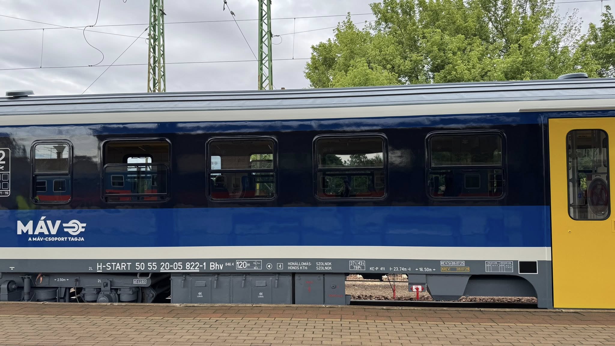 máv posta bhv, új színterv, sárga ajtó, 2025