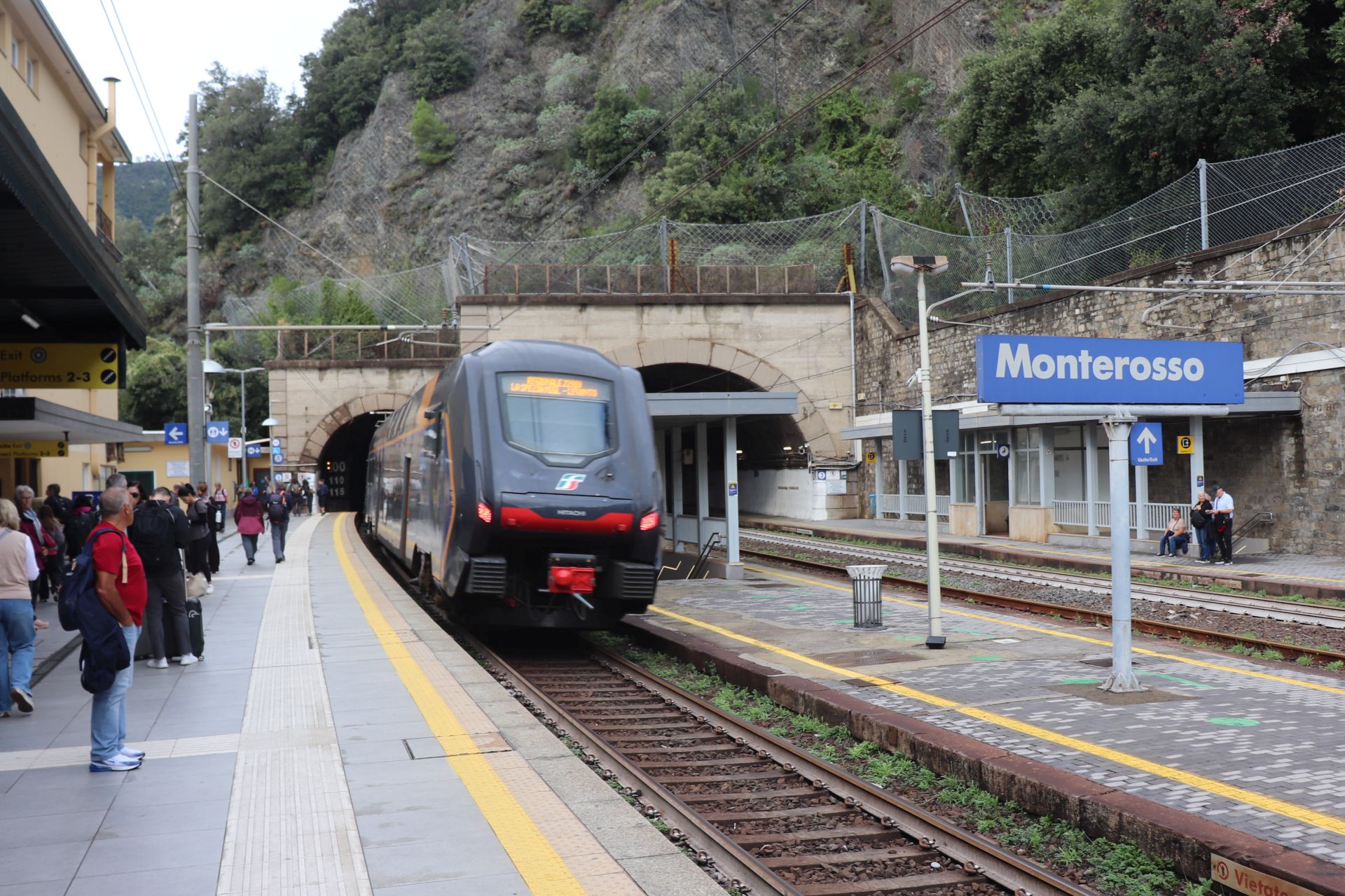 monterosso állomás, olaszország