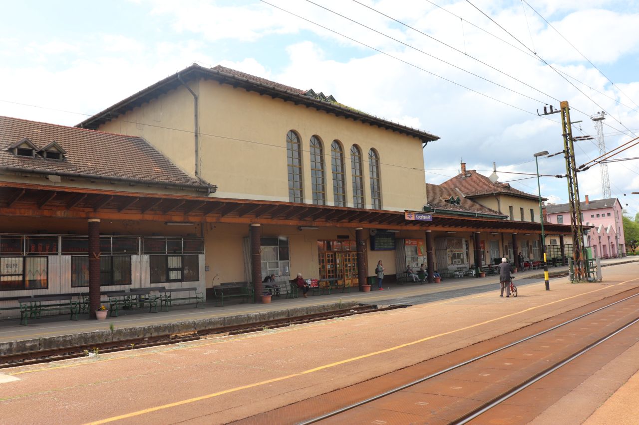 Kecskemét állomás, bzmot