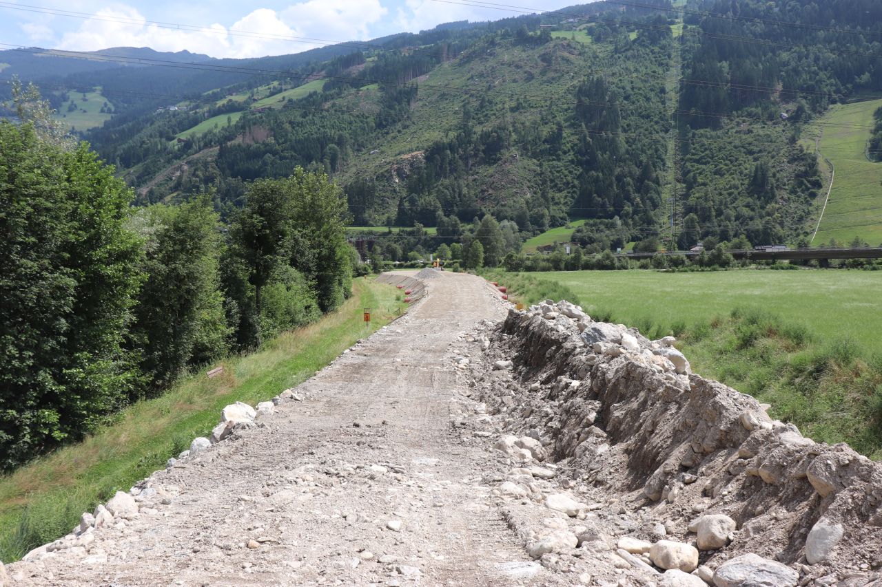 ausztria, tirol, 2025, zillertalbahn, építkezés, töltés