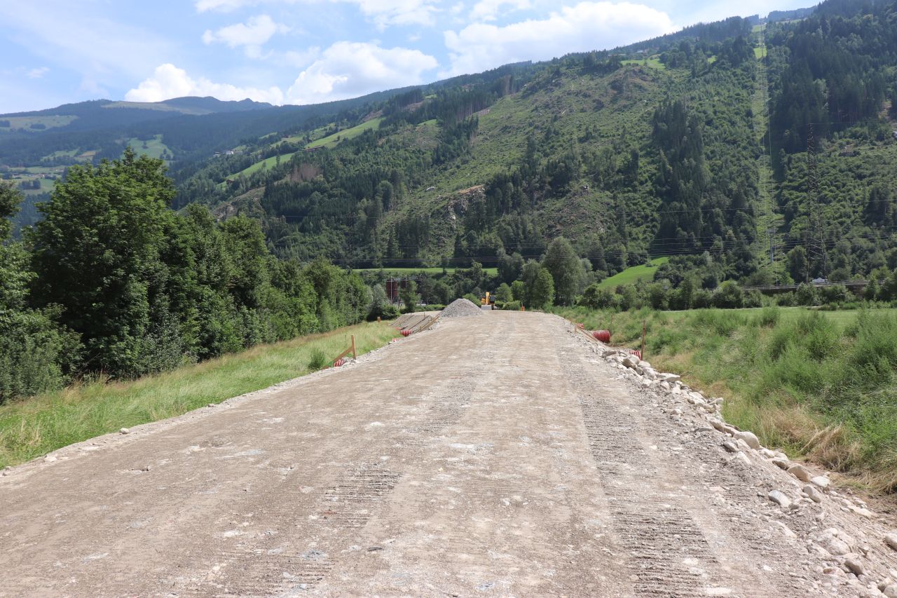 ausztria, tirol, 2025, zillertalbahn, építkezés, töltés
