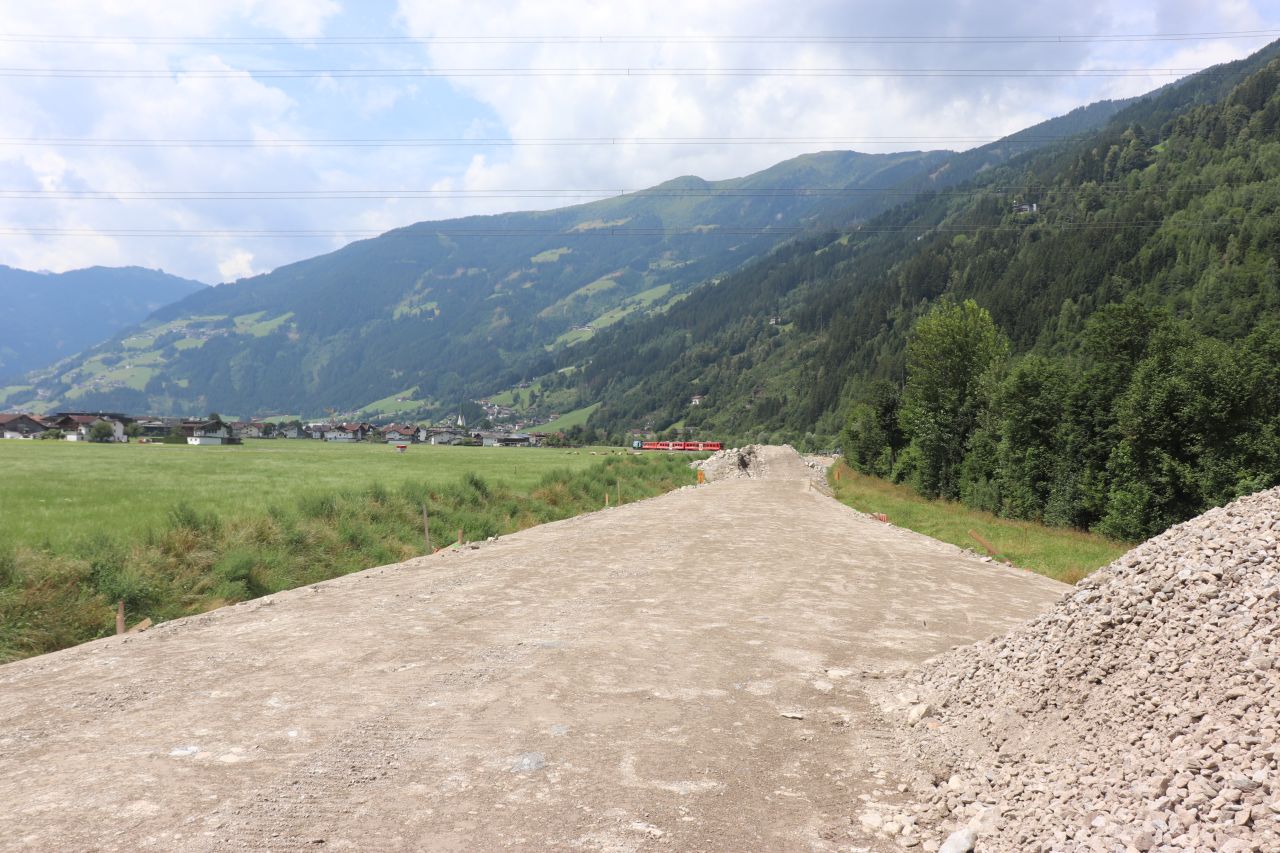 ausztria, tirol, 2025, zillertalbahn, építkezés, töltés
