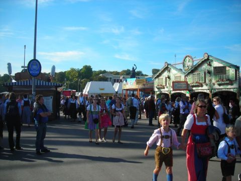 oktoberfest drindl