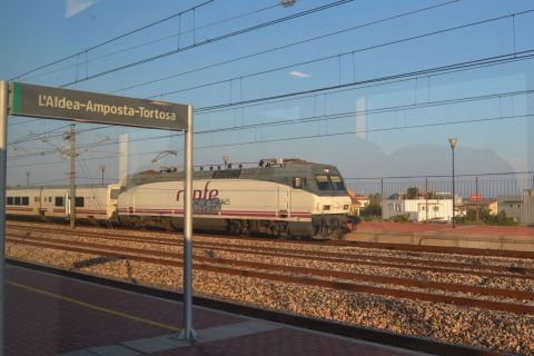 Eurosprinter Laldea-Amposta-Tortosa állomás nagysebességű Talgo vonat