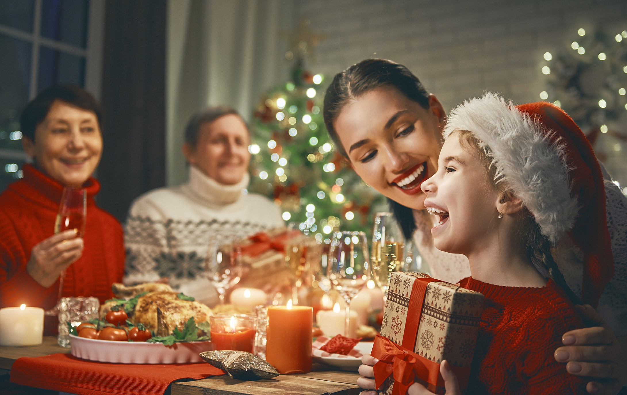 thinkstock-christmasfamily.jpg