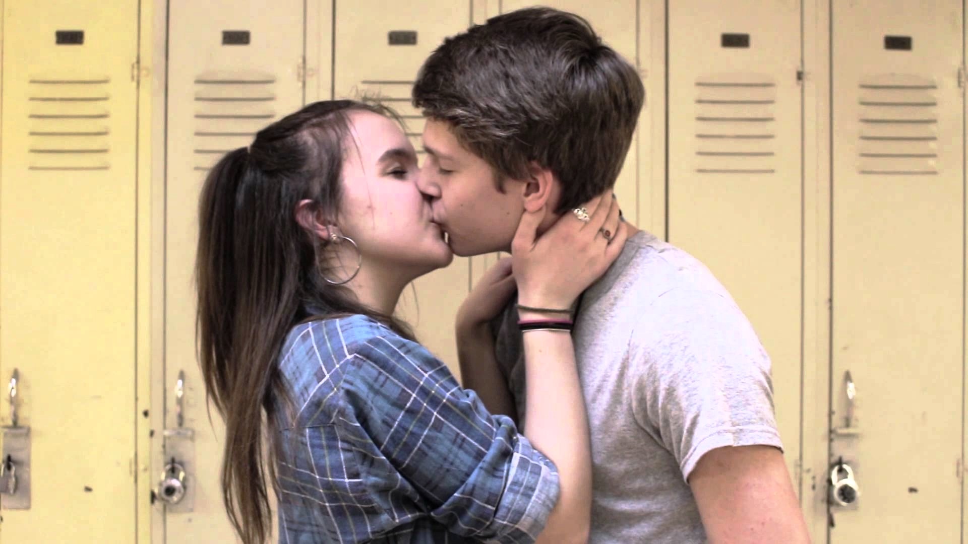 teenager-and-hot-couple-lips-kissing-love_1.jpg