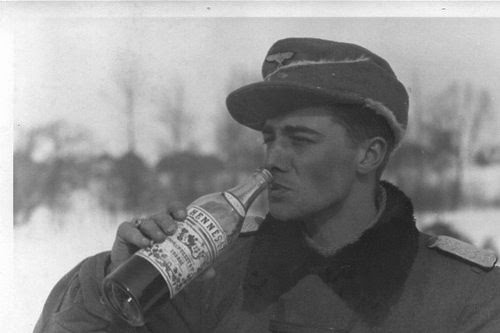 joachim_peiper_in_the_field_drink_hennesy_cognac_charkow.jpg