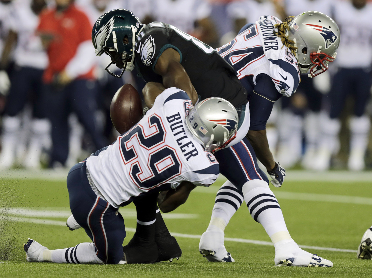 eagles-patriots-football-malcolm-butler-dont-hightower-ifeanyi-momah_pg_600.jpg