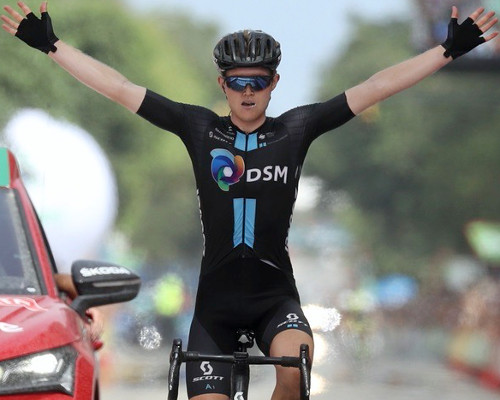 vuelta_2021_3_het_kibeszelo.jpg