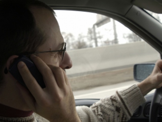 Szoktál autóban telefonálni?