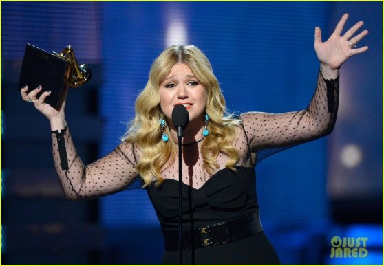 kelly-clarkson-grammys-with-brandon-blackstock-1186801464.jpg