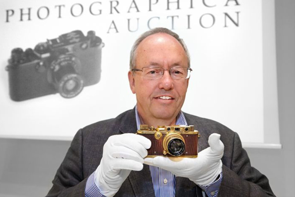 Aranyat érő Leica 1931, luxus.jpg