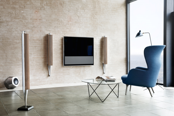 Befásult és szakított a vezetékekkel a Bang Olufsen, luxus.png