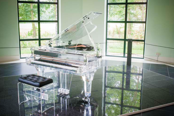 Crystal Pianos, luxus.png