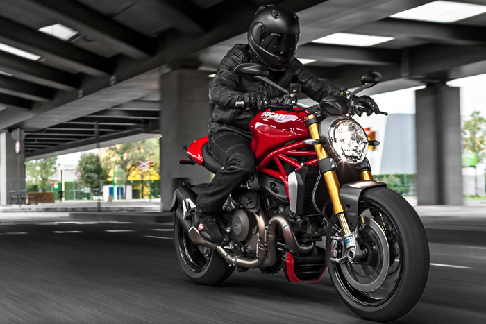 Ducati Monster 1200S, luxus (3).jpg