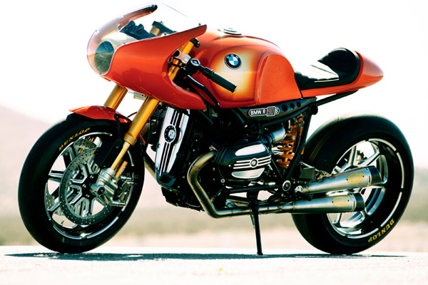 Retrospektív-BMW-nem-csak-fateroknak,-luxus.jpg