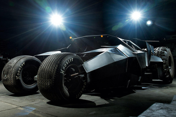 Sufnituning Batman Tumbler Replica egy Bugatti áráért, luxus.png
