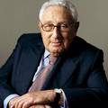 VEZETÉS - Henry Kissinger aggódik az "egyensúlyhiány" miatt.