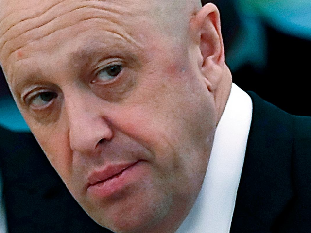 Harminc éve hot-dogot árult az utcán, ma puccsot vezet Putyin ellen
