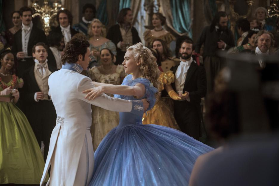 cinderella-and-prince-kit-dancing.jpg