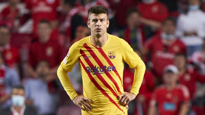 gerard-pique-subbed-after-30-minutes-in-benfica-vs-barca.jpg