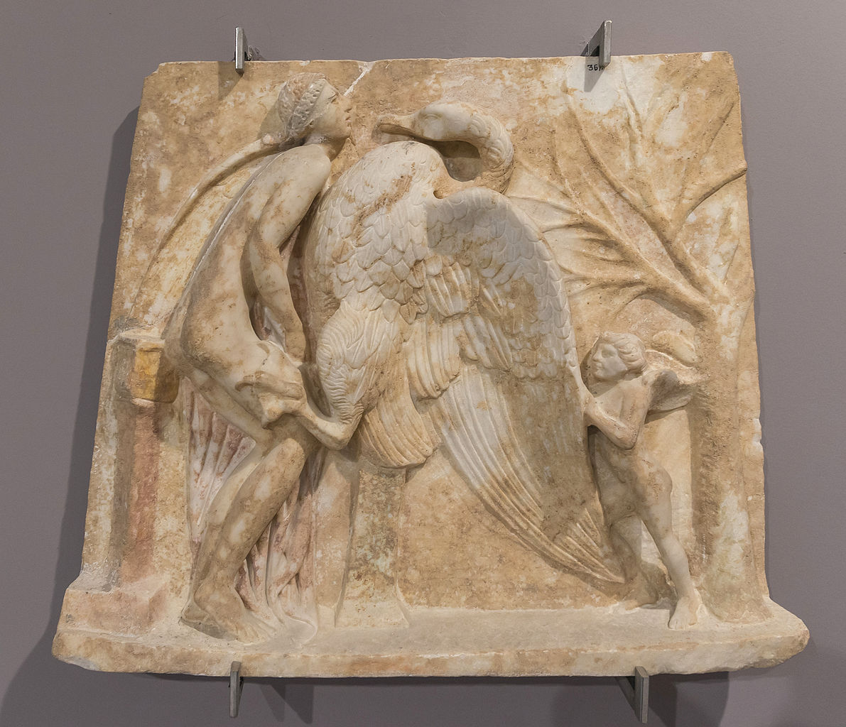 leda_and_the_swan_archmus_heraklion.jpg