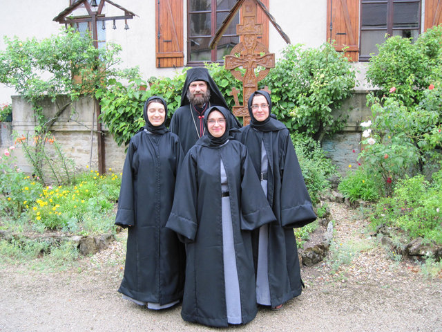 Füülöp és szerzetes nővérek.jpg