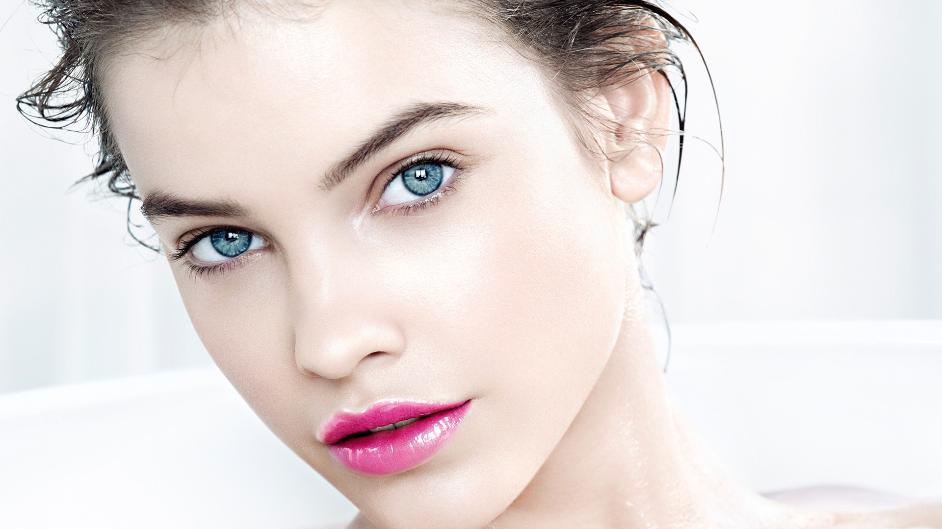 barbara_palvin_for_loreal_paris-1920x1080.jpg